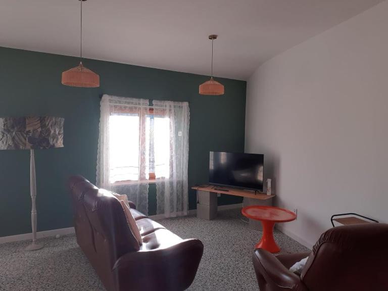 Les Verveines Apartment แซ็ง-มาร์แต็ง-ดิอาร์เดช ภายนอก รูปภาพ